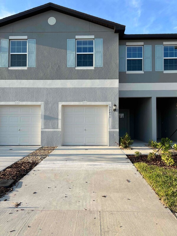 Primary Photo - 32051 Powderpuff Mimosa Dr