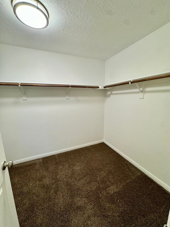 Building Photo - Your Next Home Awaits!