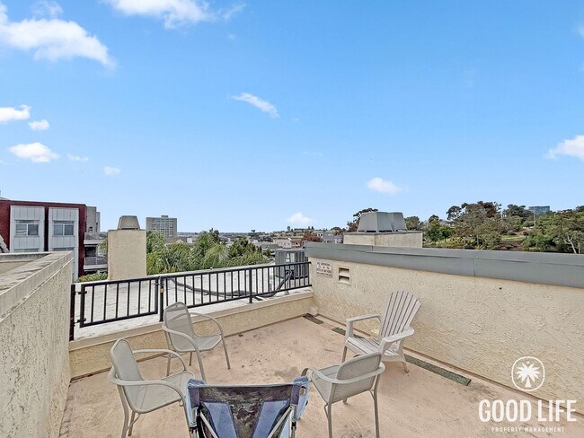 Building Photo - Inviting 1B/1.5BA Condo with Balcony in Cortez Hill