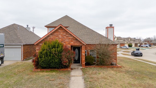 Building Photo - Rent to Own Available in Moore, Ok!