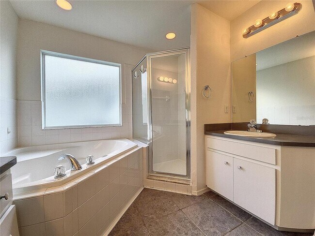 Building Photo - 603 Terranova Dr