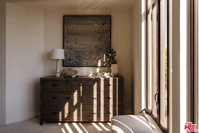 Building Photo - 11847 Gorham Ave