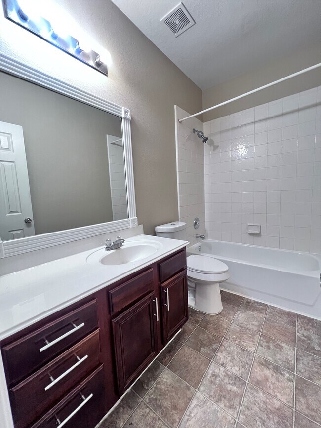 Building Photo - 11750 Pinemeade Ln