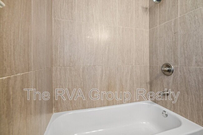 Building Photo - 1528 Lincoln St