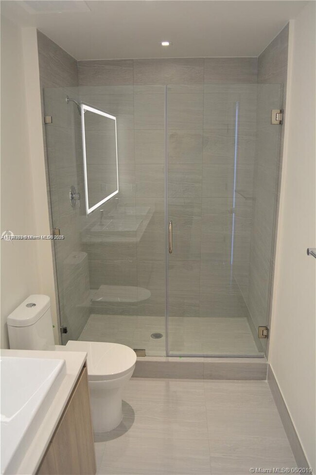 Building Photo - 2960 NE 207th St