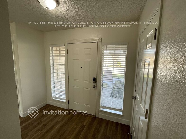 Building Photo - 3209 Hogarth Dr