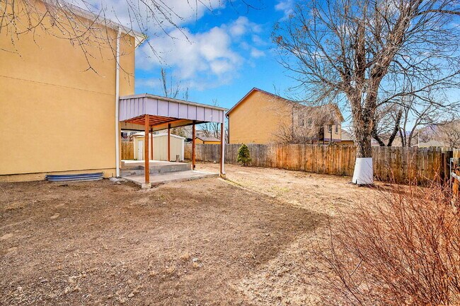 Building Photo - $2,200.95, $300 off the first month's rent, 4 Beds - 2 Bath, Single Family Home in Colorado Sprin...
