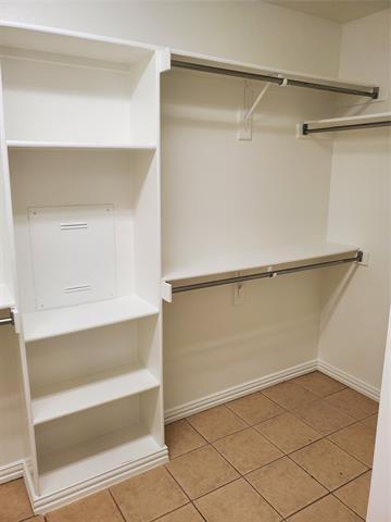 Building Photo - 532 Silver Maple Dr
