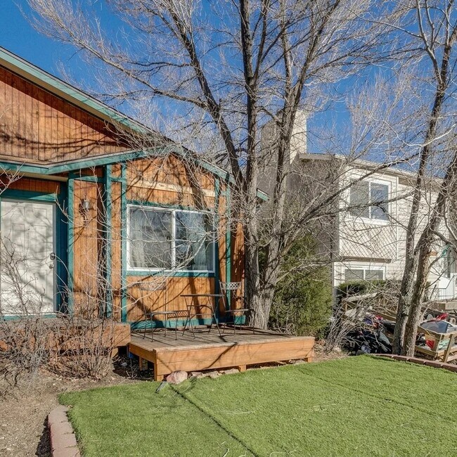 Building Photo - 6435 Chantilly Pl