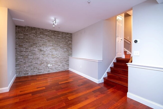 Building Photo - 1708 9th St NW