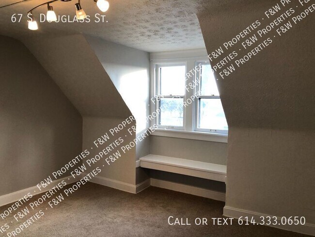 Building Photo - 67 S Douglass St