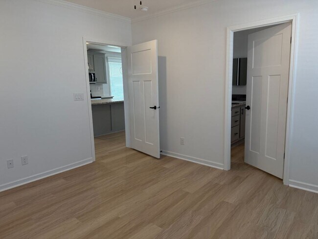 Building Photo - 4208 Long Lake Way