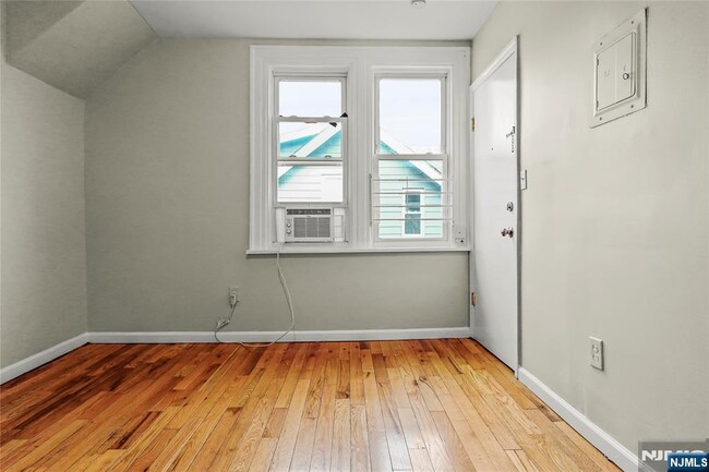 Building Photo - 117 Parkview Terrace