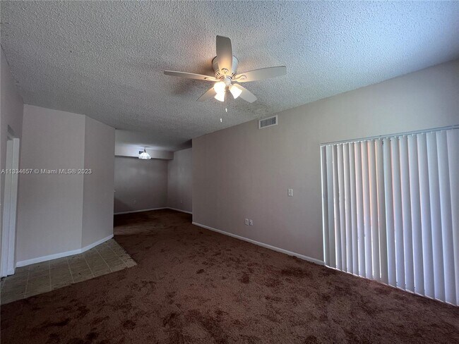 Building Photo - 6952 SW 39th St