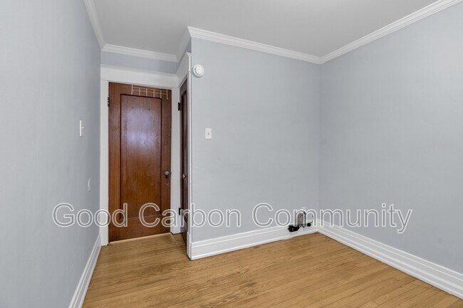 Building Photo - 8 E Depew Ave