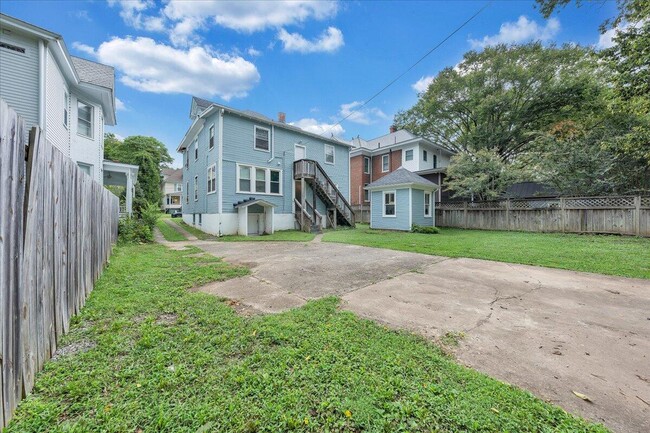 Building Photo - 426 Washington Avenue Southwest