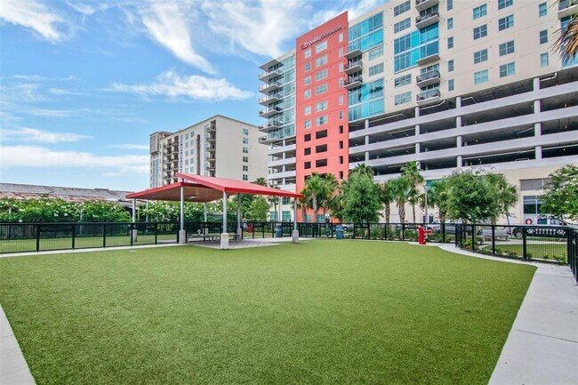 Building Photo - 1208 E Kennedy Blvd