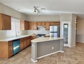 Building Photo - 1109 E Malibu Sands Ave