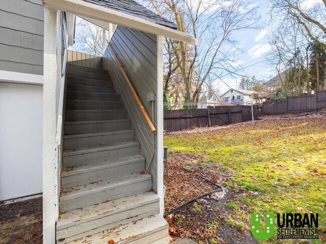 Building Photo - 370 E 8th Ave