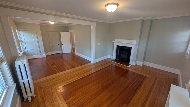 Building Photo - 133 Elmwood Rd