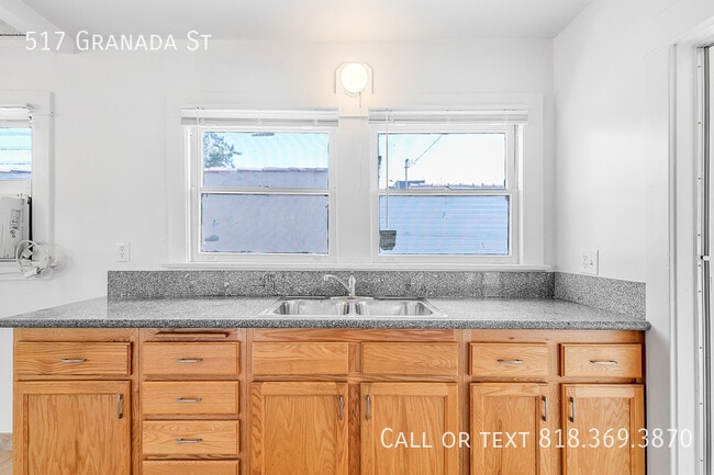 Building Photo - 517 Granada St