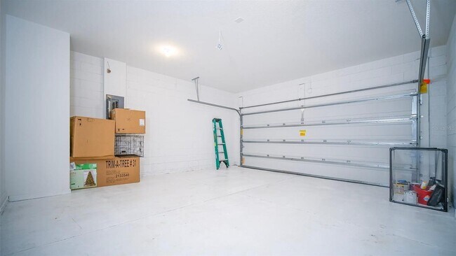 Building Photo - 825 Orchid Grove Blvd