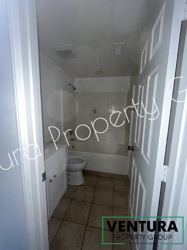 Building Photo - Spacious 4-Bed, 3-Bath Townhouse Retreat at The Gated Community at the Cottages