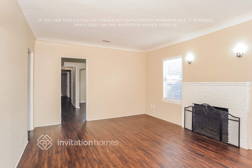 Building Photo - 243 E Louise St