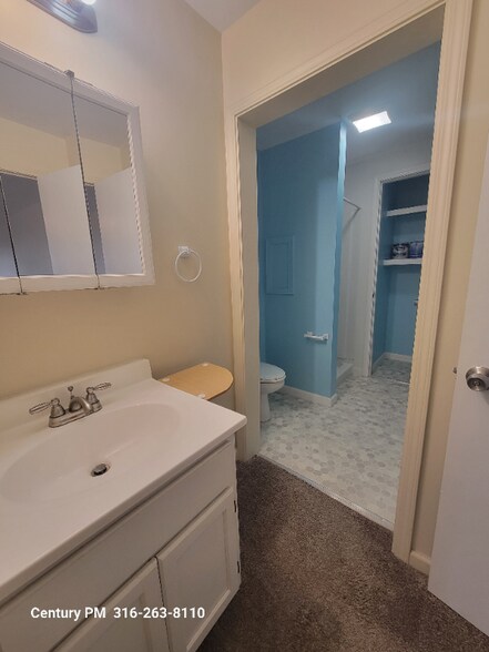 Building Photo - 321 S Osage St