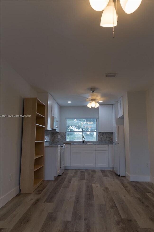 Building Photo - 11140 SW 70th Terrace