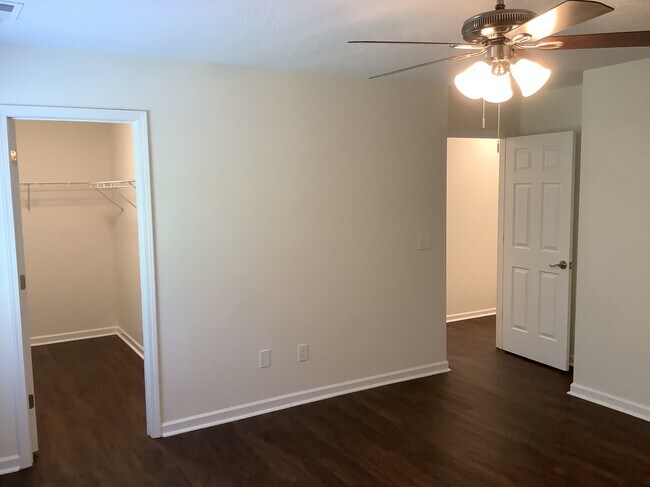 Building Photo - 6 Vista Rose Ct