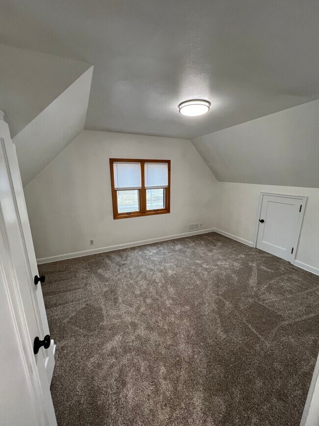 Building Photo - 2302 2nd Ave N