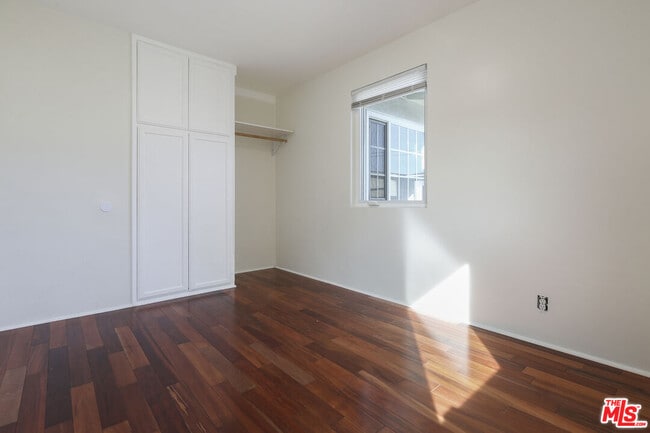 Building Photo - 8324 Barnsley Ave