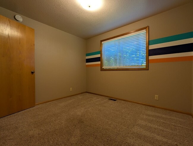 Building Photo - Wonderful 3-Bedroom, 2-Bath Home With Large Yard & A/C!