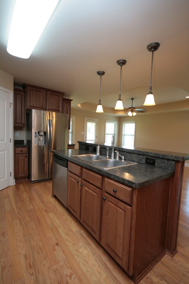 Building Photo - 239 Healey Dr