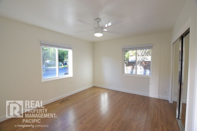 Building Photo - 3-Bedroom Retreat with Expansive Backyard ...