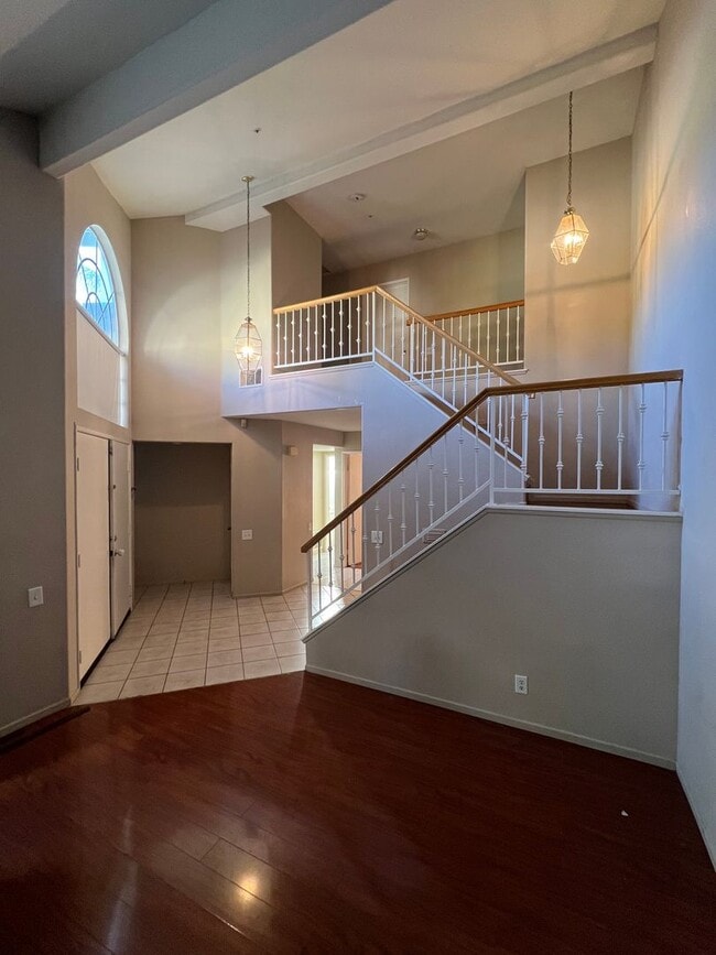 Building Photo - Spacious 4-Bedroom + Office Home in Desirable HOA Community Near New Shopping & Costco