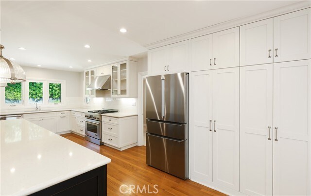 Building Photo - 933 W Riviera Dr