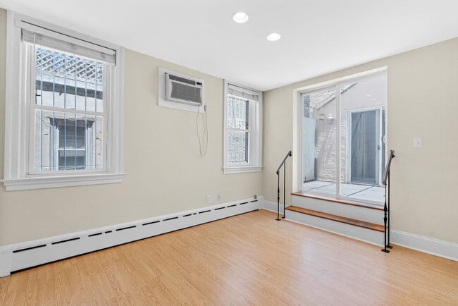 Building Photo - 1833 Spruce St