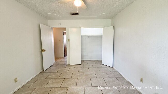 Building Photo - 5603 Amherst St