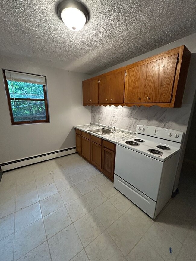 Primary Photo - One bedroom Maplewood off Stillwater