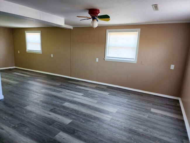 Building Photo - 4306 Shady Villa Dr