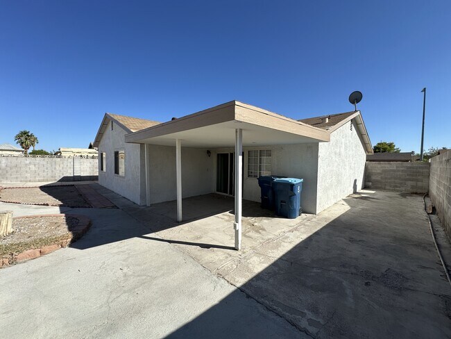 Building Photo - 7026 Westbrook Ave