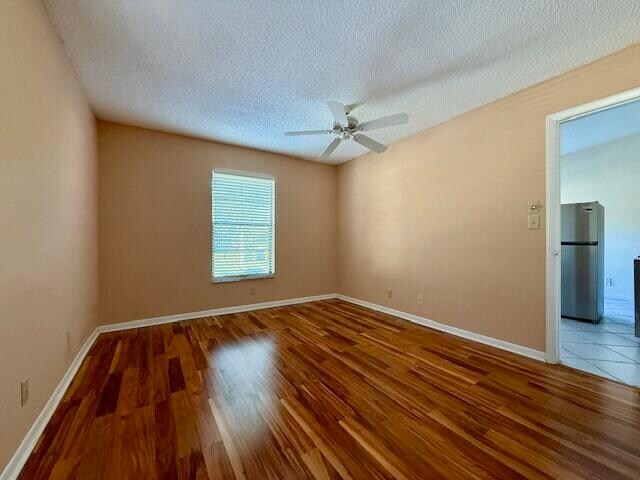 Building Photo - 9480 Boca Cove Cir