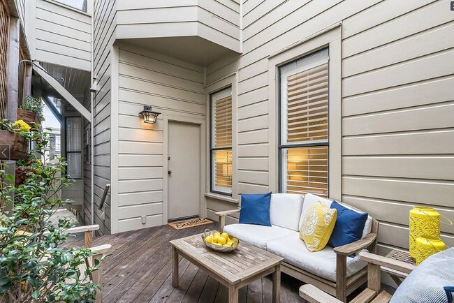 Building Photo - 2578 California St