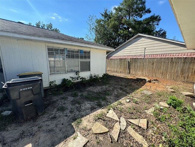 Building Photo - 23227 Low Ridge Rd