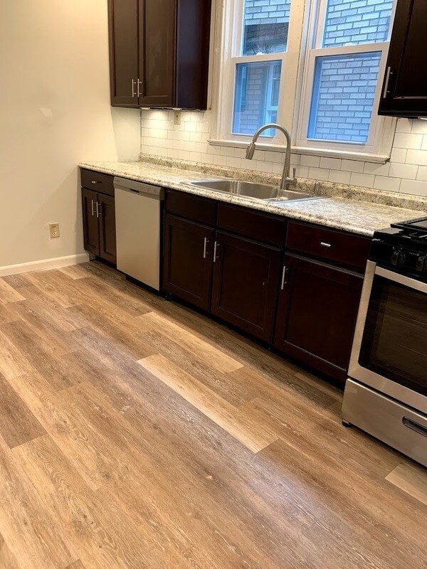 Building Photo - 272 Parkdale Ave