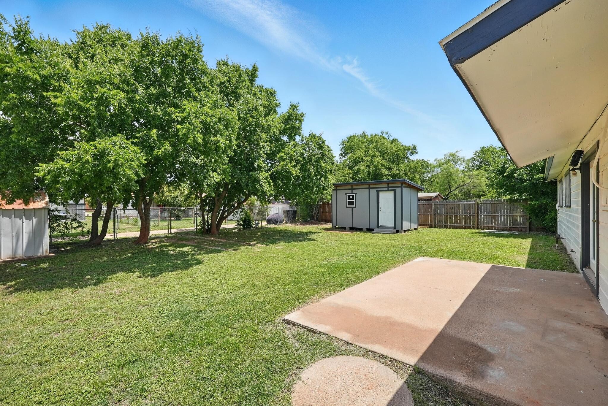 Building Photo - 2349 Marsalis Dr