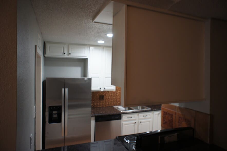 Building Photo - 17027 Ranch Country Rd
