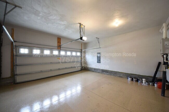 Building Photo - 126 Peck Ln